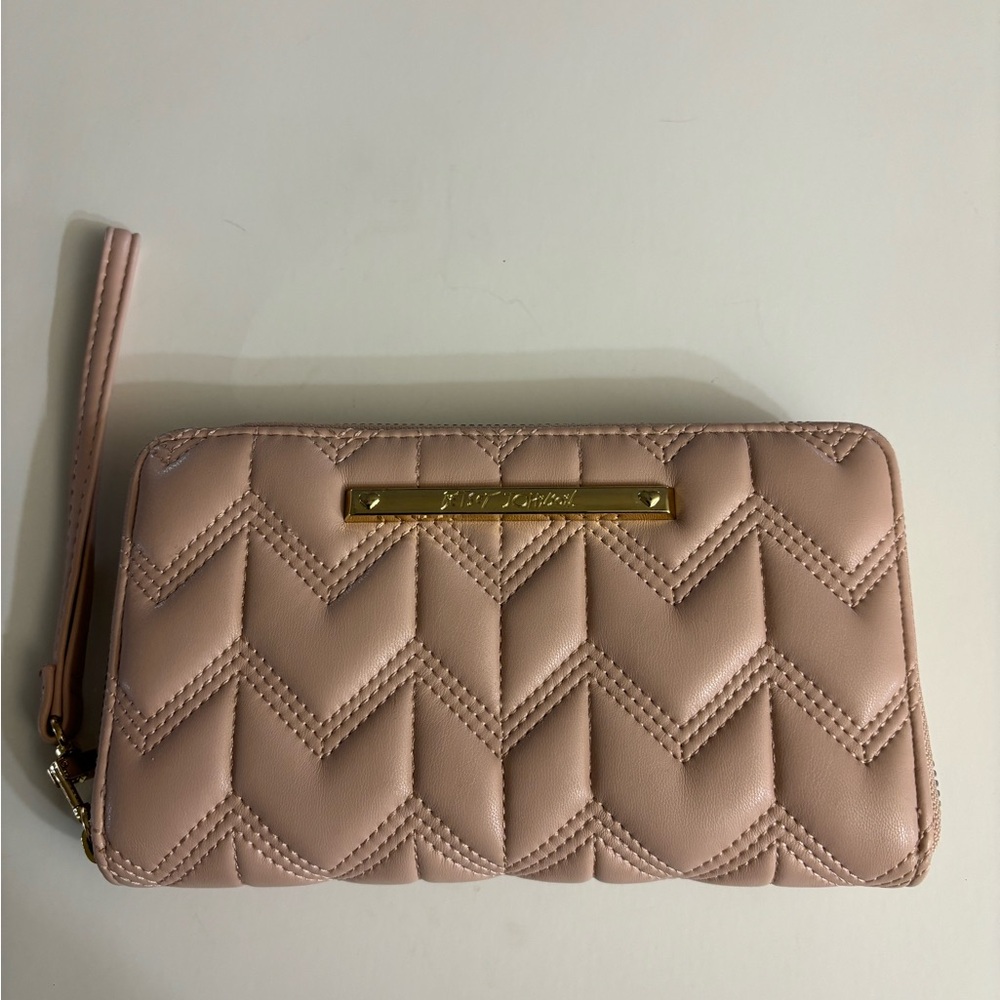 Betsey Johnson Quilted Pink Chevron Patterned Clutch/Wristlet NWOT